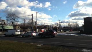 preview picture of video 'Colonie EMS ambulance 621 responding to a call'