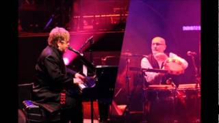 #6 - The Emperor&#39;s New Clothes - Elton John &amp; Ray Cooper - Live in Paris 2009