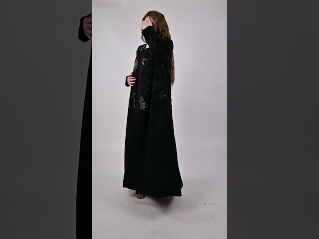 عباية ملكي بليزر بتطريز وفصوص