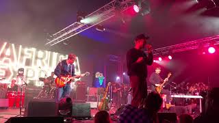 Clover Over Dover (live) — blur reunite at Africa Express: The Circus