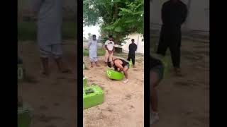 Palwaan Shanny lifting Palwan Nadeem Khaliq famous stones 4.30