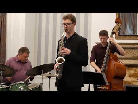 download lagu mp3 mp4 Clark Tracey Quintet, download lagu Clark Tracey Quintet gratis, unduh video klip Clark Tracey Quintet