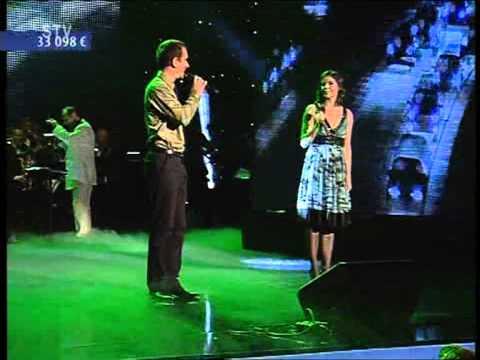 Ivana Kuxová a Vilo Csontos - Múj čas - Sanitka - live - Noc Nádejí 2011