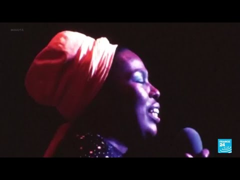 Roberta Flack - Killing Me Softly With His Song (Official Audio)