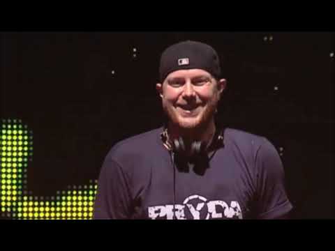 The Shapeshifters - Lola's Theme (Eric Prydz Remix) [Video]