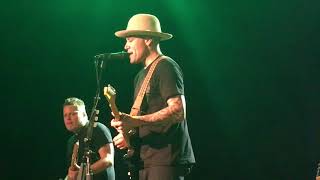 Ben Harper & Charlie Musselwhite - Movin' On