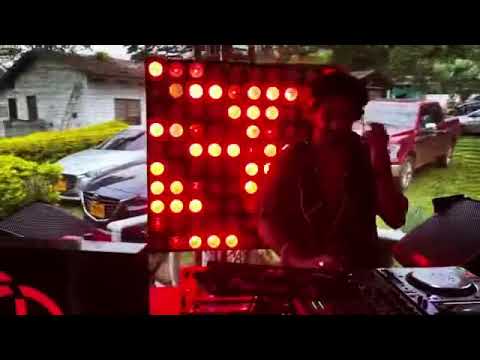 Yaya playing „Marcellus (UK) - Peaches (Tomi & Kesh Remix) in Cali, Colombia