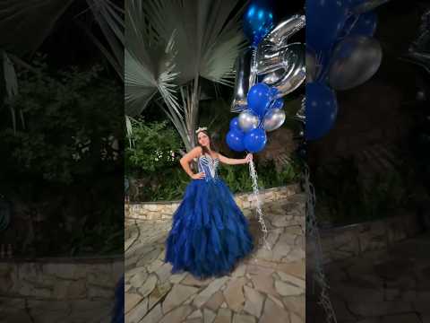 Festa de 15 anos da minha filha debutante Agatha. e claro que teve muita decoração com balões #dicas