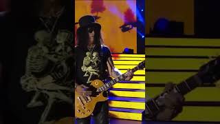 Download lagu Guns N' Roses - Don't Cry - Slash Guitar Solo (LIVE) mp3