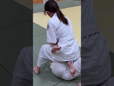 白帯女子がセンスある柔術スパーリング #武道塾 #柔術 #空手 #総合格闘技