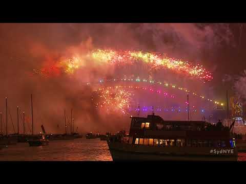 Welcome to 2018! Sydney New Year's Eve Fireworks (full...