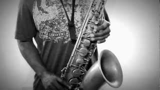 Capsulocity.com presents : Tivon Pennicott performs "Rhythm A Ning"