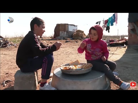 Asta-i Romania (03.04.2022) - O mama si cei 5 copilasi incearca sa supravietuiasca intr-un grajd..