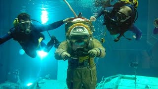 preview picture of video 'MKS DivingLab. Погружение в Гидролаборатории Звездного городка.'