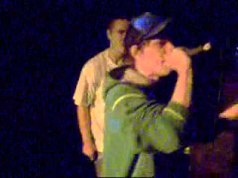 Chase + Lariken performing Boxin without gloves live in brisbane