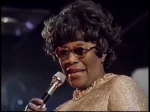 Ella Fitzgerald - Live At Ronnie Scott's club in London (1974)
