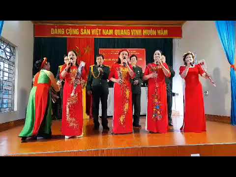Thể hiện bởi Tốp ca