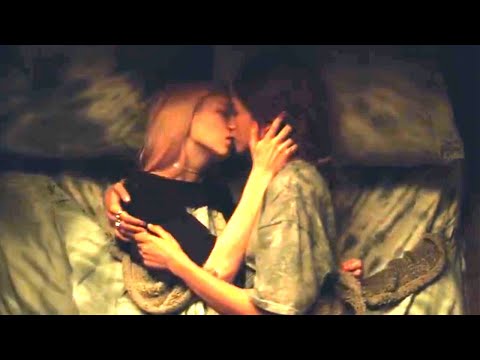 Euphoria 1x04 / Kissing Scenes - Rue & Jules Kiss Scenes ( Hunter Schafer & Zendaya  )