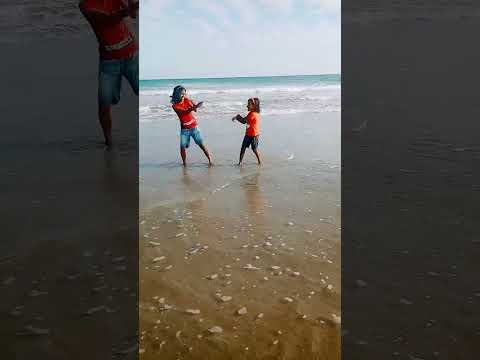 Timing ഒന്ന് മാറിപ്പോയി 😄 #dance #lovemusic#youtubeshorts /Andrea/Alphonsa #beach❤️