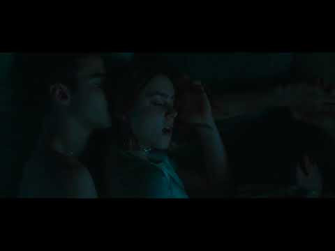 Through my window 💀 #kiss 