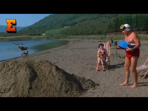 Fantozzi at the Sea with the Whole Family 😅