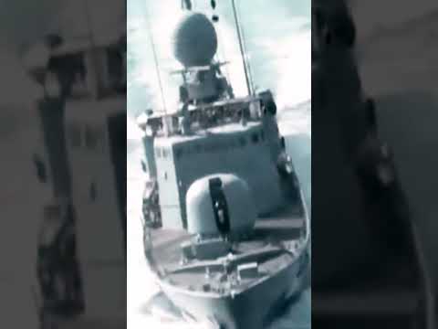 Helicopter over German Naval Vessel - Fast Patrol Boat Operation - Hubschrauberflug über Schnellboot