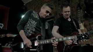 Snakecharmer "That Kind of Love" (Official Music Video)