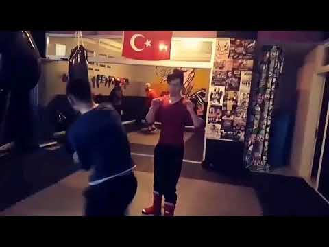 Kısa bir dövüş filmi