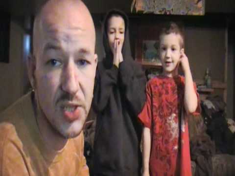 Kas Solo and his 2 sons beatboxing