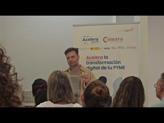 Vídeo relacionado con Los peligros de las redes sociales
