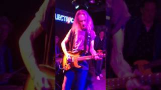 Lenny Kaye performing "Gloria" at Bowery Electric on 7-13-17