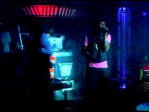 EL DEA FLOW Y NEI EL ANDROIDE EN EN ENERGI DRINC