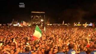 Arctic Monkeys - Perhaps Vampires Is A Bit Strong But... [live at Reading Festival 2006]