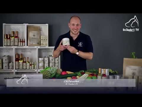 Oli Petszokat stellt Dr.Clauder´s Kräutergarten-Pulver für Barfer vor.
