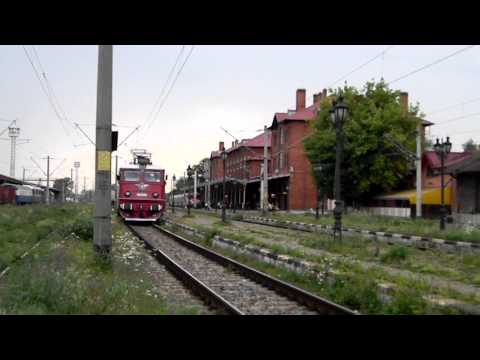 A  1932 Cluj Napoca-Iasi pleaca din Suceava tras de 40-0361-2 ! 27 iulie 2011