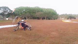 preview picture of video 'Malaysia Paramotor Funfly At Temerloh 1/4'