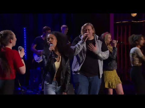 Gruppmoment: Madelief Termaten, Mattias Bolgert, Isabell Otrebus, Christel Rea… - Idol Sverige (TV4)