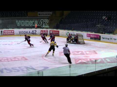 20110923 Ústí SU_0056 bitka hockey fight.MTS