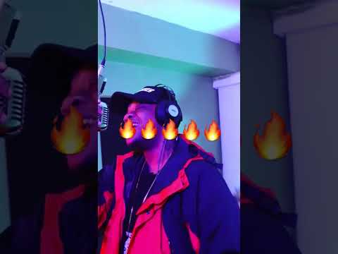 WHO WANTS BARS?? 🎙️🔥 Xheffie Burns Up The Booth 🔥#freestyle