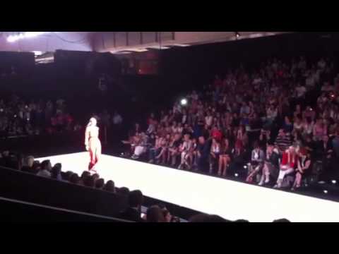 Desfile Miguel Palacio en MBFWM