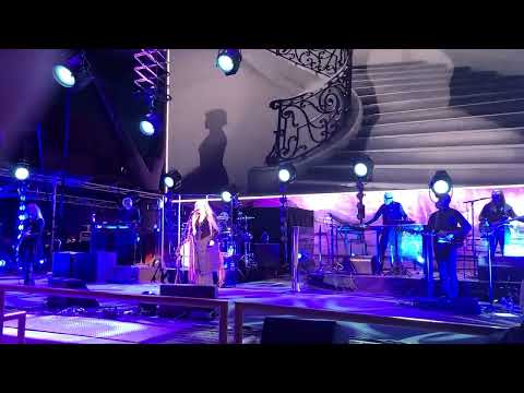 Stevie Nicks - Outside The Rain/Dreams - Red Rocks 5-11-2022