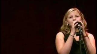 She couldn&#39;t laugh - Twarres - Cover