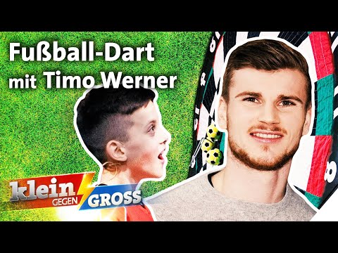 Fußball Dart Challenge: Nachwuchs-Ronaldo gegen Timo Werner! | Klein gegen Groß
