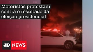 Caminhoneiros fecham rodovias e protestam contra vitória de Lula