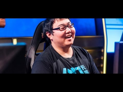 LoL Bjergsen Yasuo VS Xiaoweixiao Khazix 1 vs 1 Duel