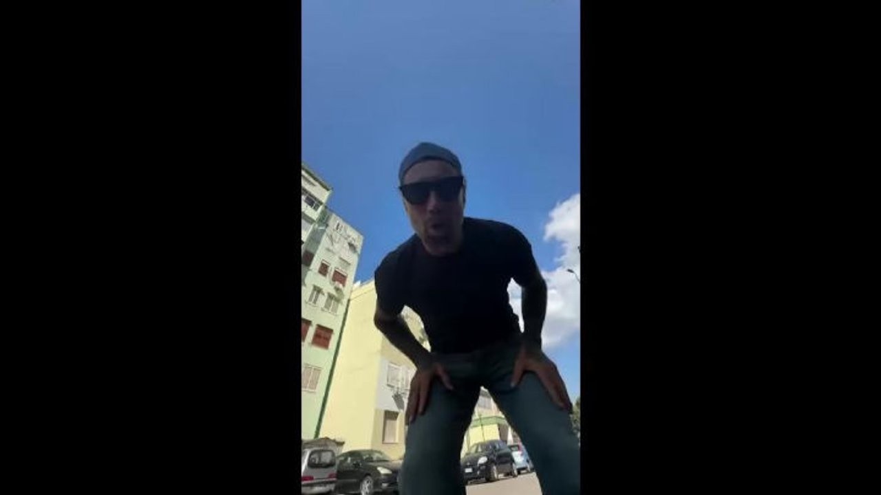 Brumotti torna a Caivano 8 anni dopo l'aggressione: Oggi posso girare in tranquillità