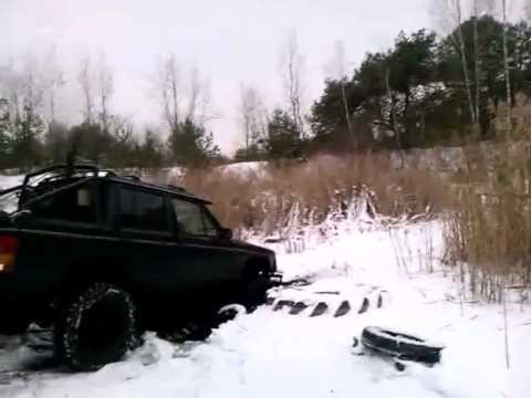 Jeep Grand Cherokee pick up off road