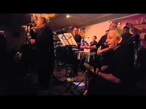 Danny morales performing with chino ramos y su orq