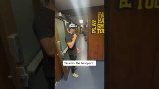 MICHIGAN WOLVERINES’ DRESSING ROOM 🤯🔥🏒