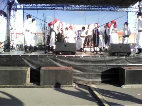 Ansamblul "Cununa de pe Cris din Tilecuş"- Dans mânânțăl